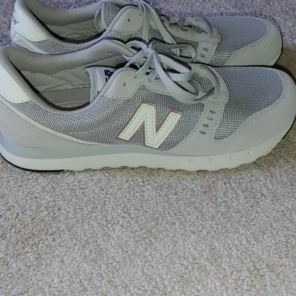 New Balance 311 Sneakers
